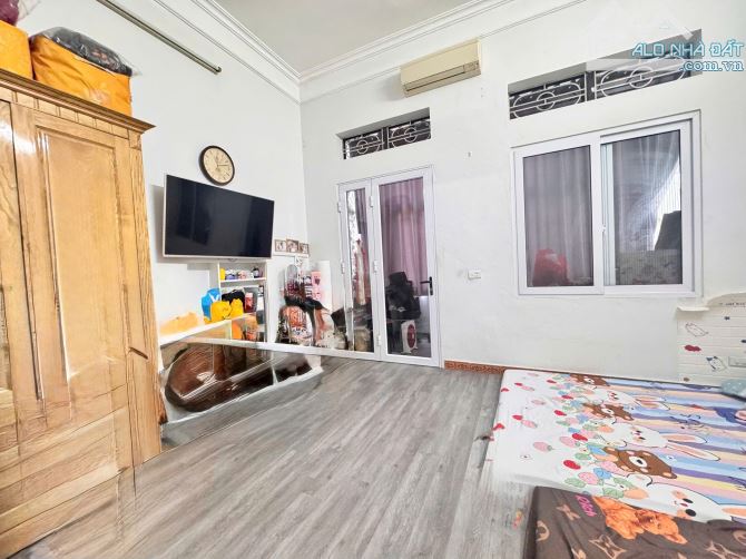 Đất tặng nhà 4 tầng Nguyễn Văn Cừ, 138tr/m² – trung tâm Long Biên, không có căn thứ 2 - 3