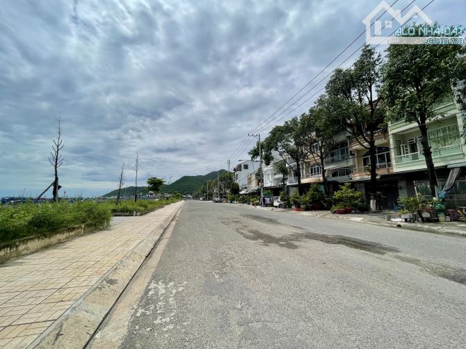 BÁN 2 LÔ ĐẤT VIEW BIỂN ĐƯỜNG NGUYỄN VĂN LINH RỘNG 30m , CHIỀU NGANG 5m - 3
