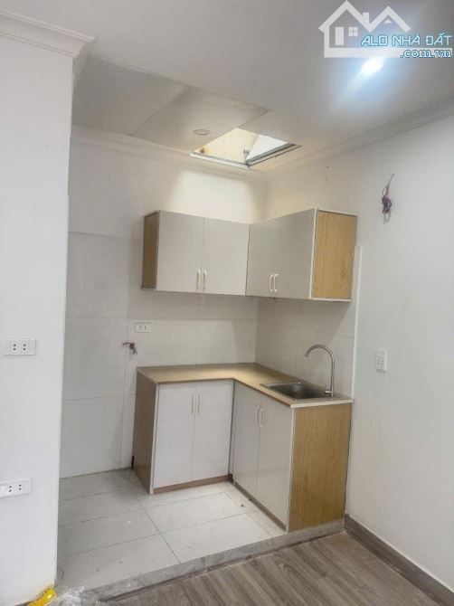 NHỈNH 3 TỶ CÓ NGAY  NHÀ TT PHỐ HÀNG THAN 26M X 3 TẦNG, SỔ RIÊNG, CÓ NÓC - 3