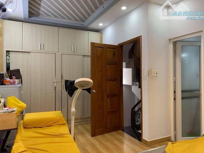 🔥🔥 NGANG LỚN 4,6M, CMT8, 4 TẦNG, 3 PHÒNG NGỦ, 5m RA HẺM OTO. GIÁ: 6 TỶ🔥🔥 - 3