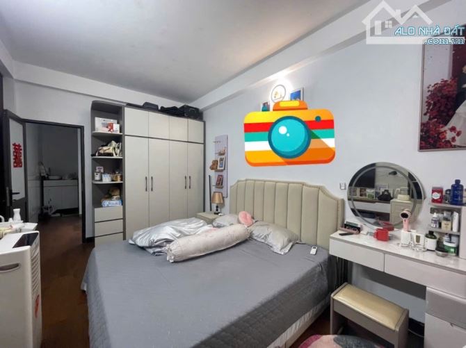 💥Hiếm khuôn tiền hơn 8 tỷ nh.à Nguyễn Văn Cừ, Bồ Đề, mặt ngõ thông, ô tô đỗ cửa. - 3