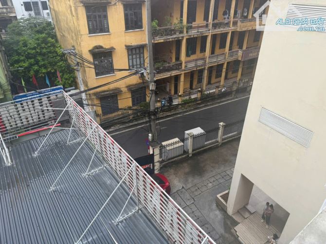 Chính chủ bán nhà mặt phố 146m2- 4 tầng, đang kinh doanh tốt, 1 mặt tiền, 1 mặt thoáng. - 3
