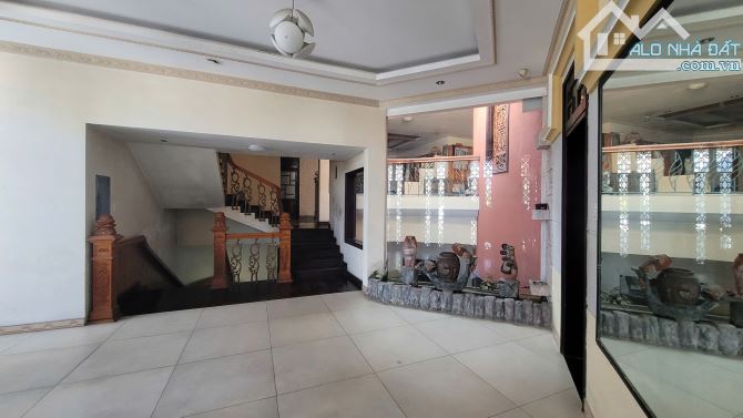 Bán biệt thự Lưu Quang Thuận Ngũ Hành sơn sát Hồ Xuân Hương 630m2 ngang 19m có 6pn - 3