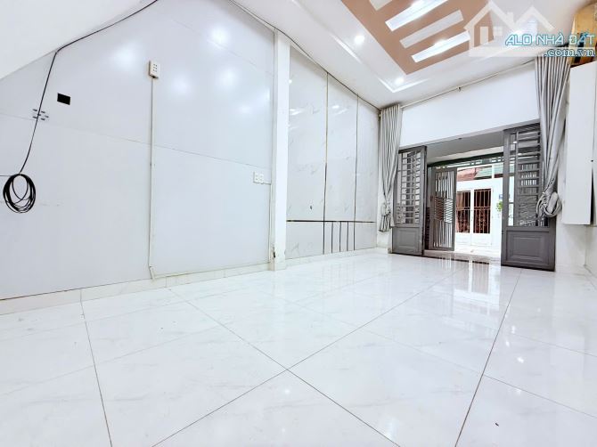 NHÀ MỚI 2 TẦNG – GẦN 40M2 – 20M RA Ô TÔ – SÁT CHỢ TÂN TRỤ – CHỈ 4.1 TỶ - 3