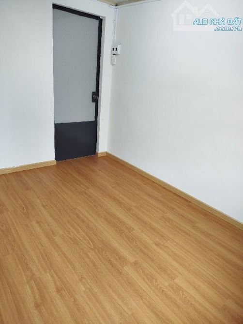 BÁN C/C HXH  LÊ VĂN SỸ - PHÚ NHUẬN -  TẦNG 3 - 4M × 4M - 1.XTỎI - 3