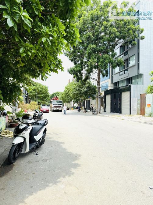 Bán Đất Đường 11 An Phú-An Khánh,Q2 DT:100m2(5x20) CTXD Hầm 5 Tầng-Giá 30 Tỷ - 3