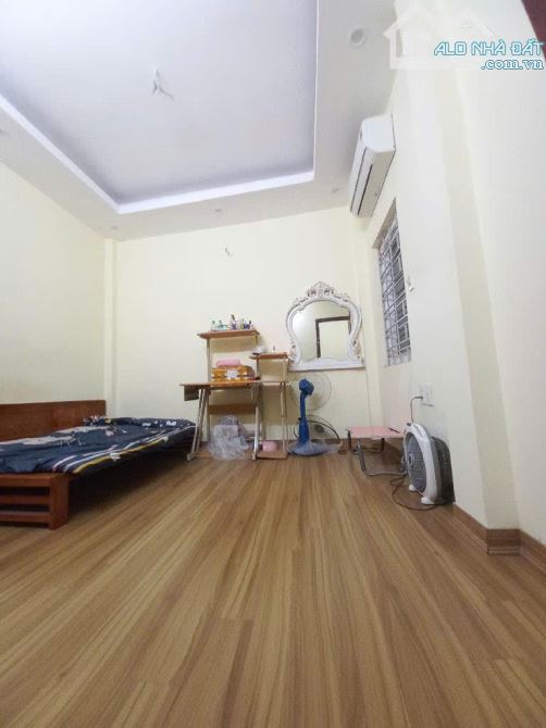 Bán nhà đẹp Trường Chinh, ở ngay, tặng 80% nội thất, 45m2 - 4 tầng. - 3