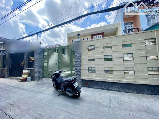 HẺM XE TẢI KẾ MẶT TIỀN GẦN QUẬN 6--300M2--2 TẦNG --7PN--GIÁ CHỈ :17.8 TỶ - 3