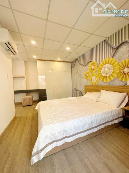 vị trí Đường Siêu số 2 P3 GV DT 4 X 8m CN 32m2 trệt 3L 5 Tầng+3PN lớn+4 WC Giá 5,490tỷ TL - 3