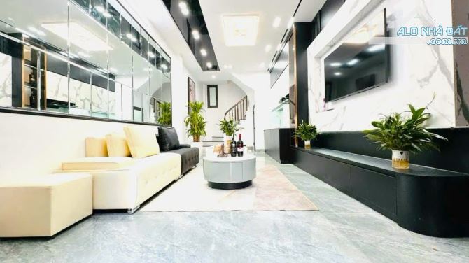 32m2, 8 TỶ HƠN - GẦN PHỐ, BA GÁC ĐỖ CỬA, 5 tầng mới - CẦU GIẤY - 3
