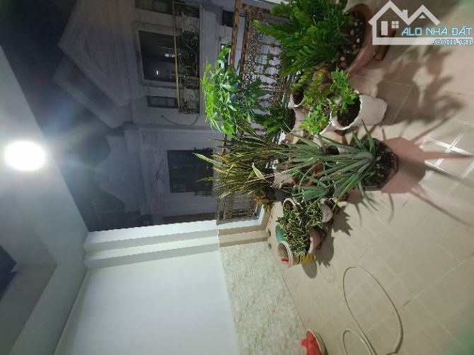 Bán gấp PHẠM VĂN BẠCH - HẺM 8M XE HƠI NGỦ TRONG NHÀ - DT 51M2 (4X13) - 4 TẦNG - 3