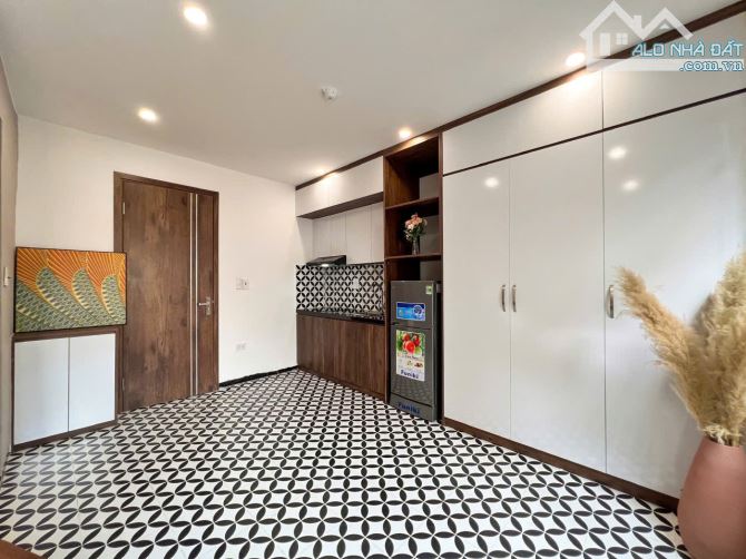 Cho Thuê CCMN 127 Hào Nam Đống Đa 25m2 Studio Cửa Sổ Thang Máy Gần Chợ Phòng Thoáng Sáng - 3