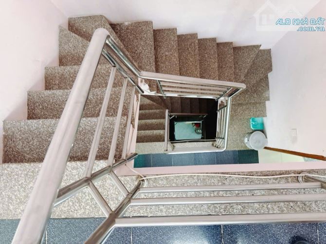 SÁT MẶT TIỀN Q4 TÔN ĐẢN  NGANG 3 DÀI 16 M  ĐÚC 4 TẤM  có 5 tỏi - 3