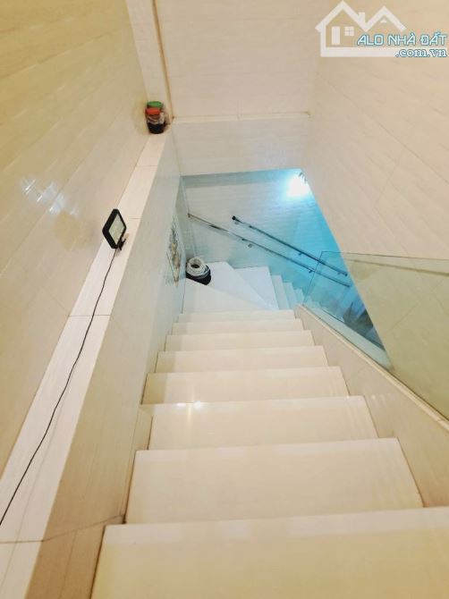 Bán nhà Bà Hom Quận 6, 73m2 (4.7x13m, nở hậu 7m), 2 tầng, 3PN, SHR, giá 5.2 tỷ - 4