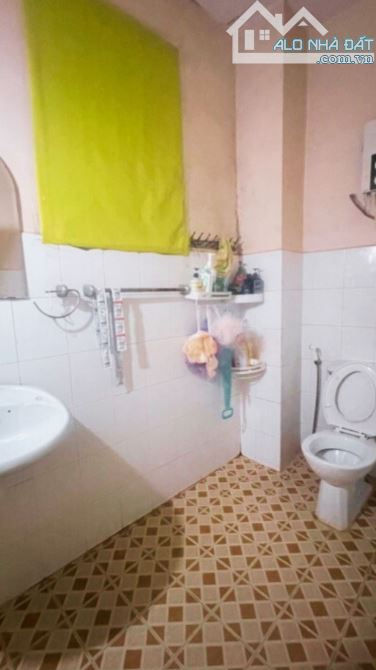 🏠 BÁN NHÀ PHẠM THẾ HIỂN, P.7, Q.8 - NGANG 10M, TÁCH 2 LÔ ĐƯỢC - 7.X TỶ. - 4