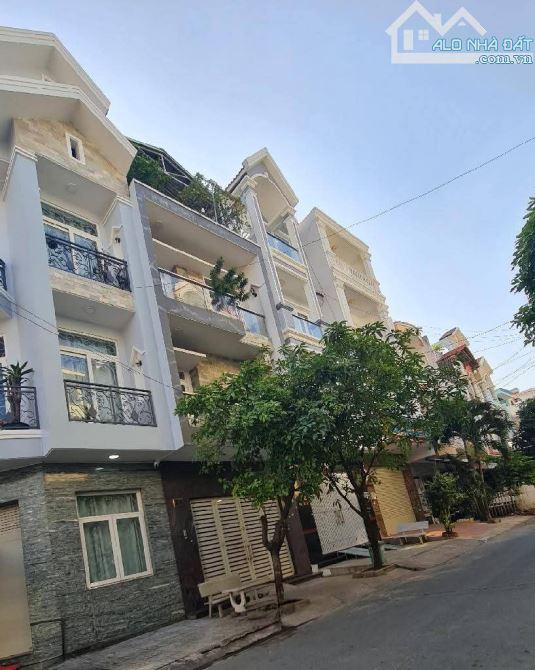GẤP BÁN NHÀ  MẶT TIỀN KINH DOANH NGAY KHU TÊN LỬA-NGANG 4,5M,3 TẦNG 68M2(4.5×15),Chỉ 7.8 t - 4