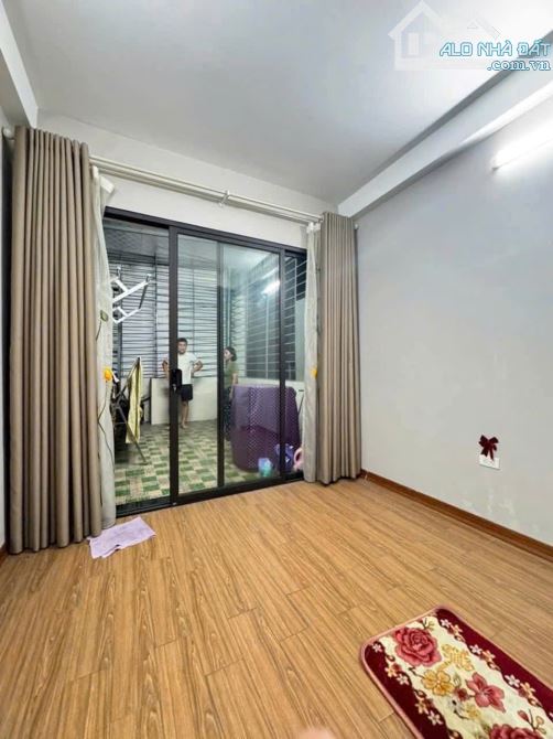 NHỈNH 5 TỶ - DT33M - NHÀ 5 TẦNG PHỐ THẠCH BÀN - LONG BIÊN - NGÕ ÔTÔ - ĐỐI DIỆN AEON. - 4