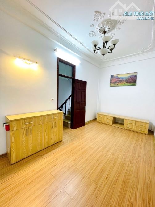 HÀO NAM-ĐỐNG ĐA-LÔ GÓC 3 THOÁNG-4 TẦNG-DT 30M2-MT VIP 5.3M-GIÁ CHỈ 8,5 TỶ - 4