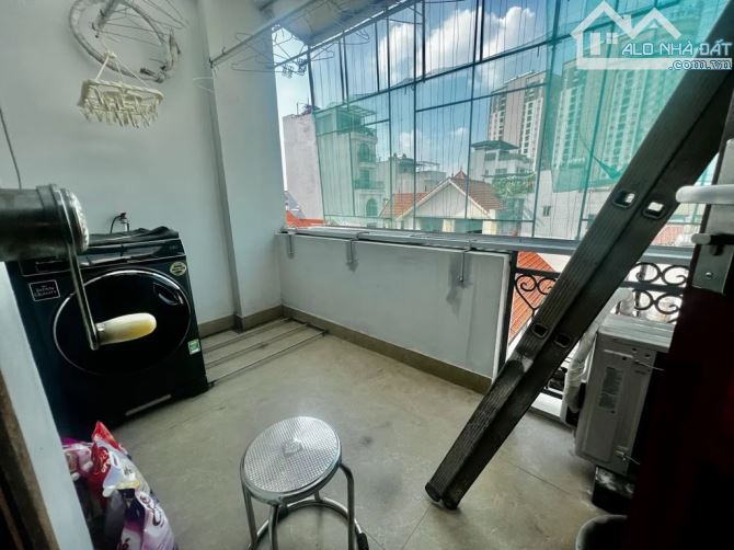 Bán nhà Thượng Thụy 60m2 xây 5 tầng mà giá 10.39 tỷ gần chợ - 4