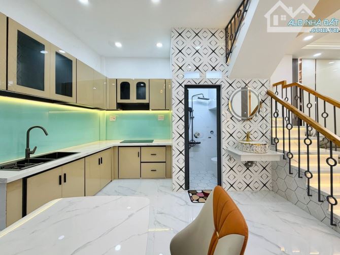 GÒ VẤP - PHẠM VĂN CHIÊU - NHÀ MỚI 2 TẦNG, HẺM XE HƠI ĐẬU CỬA - CÁCH MẶT TIỀN 10M, TẶNG FUL - 4