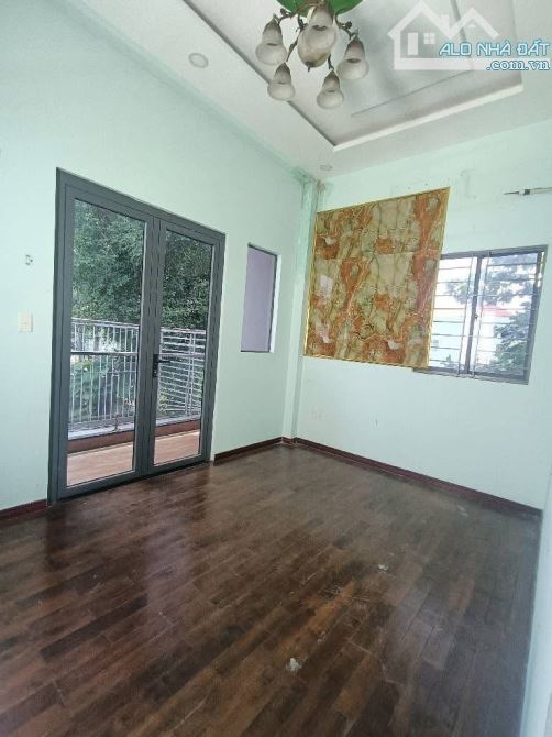Nhà 2 Tầng gần mặt tiền ĐÔNG HƯNG THUẬN 41, DT 81m2 ( 4 x 21), hẻm 4m nhà đẹp ở ngay. - 4