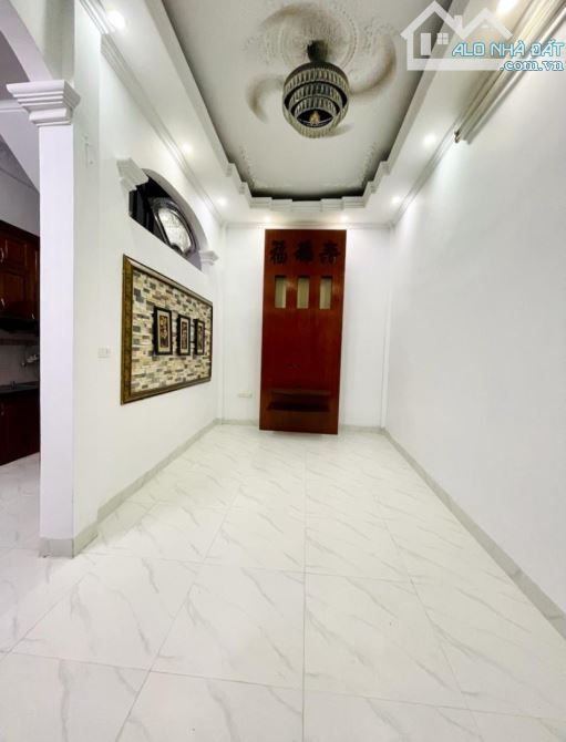NHÀ HÀO NAM 32m2, 4T, 4PN 💥NGÕ THÔNG - 3 MẶT THOÁNG - MẶT TIỀN ĐẸP - SỔ VUÔNG - 4
