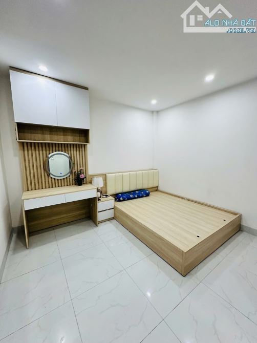 🎉TRUNG TÂM CẦU GIẤY-DIỆN TÍCH 28/32M-5 TẦNG GẦN PHỐ GẦN Ô TÔ-BA GÁC TẬN CỬA-NHÀ ĐẸP DÂN X - 4