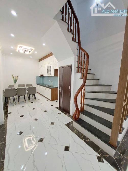 VĨNH HƯNG-Ô TÔ SÁT CỬA-NHÀ MỚI 5 TẦNG-41M-NHỈNH 7 TỶ - 4
