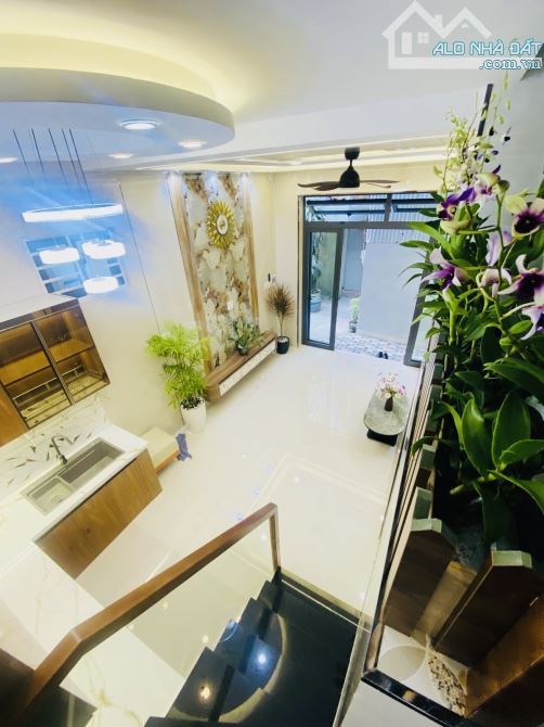 🏠 NHÀ HIẾM Q.6 – 4PN KHÉP KÍN – GIÁ CHỈ 4.08 TỶ  📍 Văn Thân, P.8, Quận 6. 📐 DT: 28m² - 4