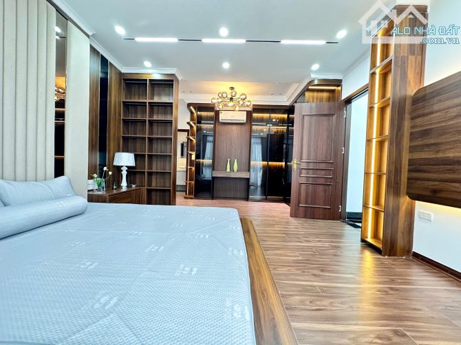 BÁN NHÀ NGỌC KHÁNH BA ĐÌNH Ô TÔ - 52M 6 TẦNG THANG MÁY 18TỶ