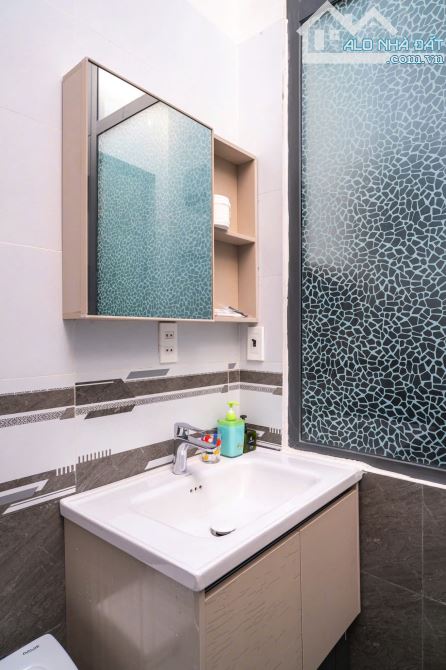 BÁN NHÀ CẤP 4 KIỆT CHÍNH HỮU GẦN PHẠM VĂN ĐỒNG - GẦN BIỂN - 4
