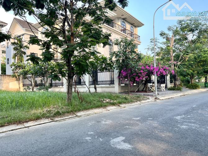 Bán gấp lô đất biệt thự vị trí đẹp, giá cực tốt chỉ 60 triệu/m2. Sổ hồng riêng. - 4