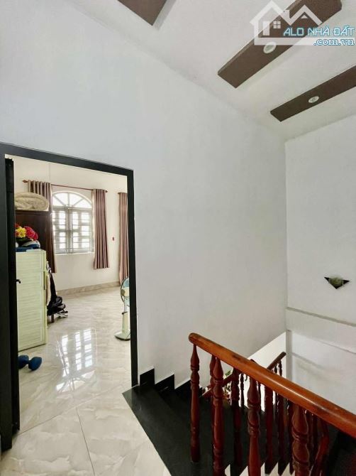 NHÀ 2 TẦNG BTCT MỚI TINH NGANG LỚN GẦN 5M. 54M2 GẦN SIÊU THỊ METRO. GIÁ RẺ CHỈ 3.X TỶ TL - 4