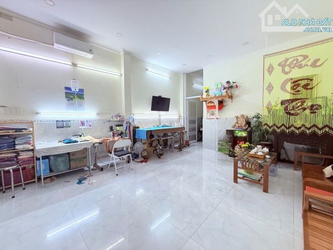 HIẾM NGAY SIÊU THỊ PANDORA TRƯỜNG CHINH - 90M2 - 3 TẦNG - 8 PHÒNG - GIÁ 9.X TỶ - 4