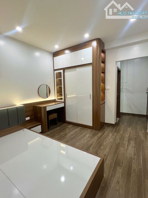 BÁN CĂN RẺ NHẤT CT LINH ĐÀM - 82m, 3n2vs - full NT - 4