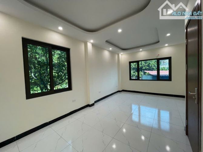 NHÀ ĐẸP CHÚC SƠN, Ô TÔ ĐỖ CỬA, 4Tx32m2 , CÁCH QL6A, KĐT LỘC NINH 500M. GIÁ 3.05 TỶ - 4