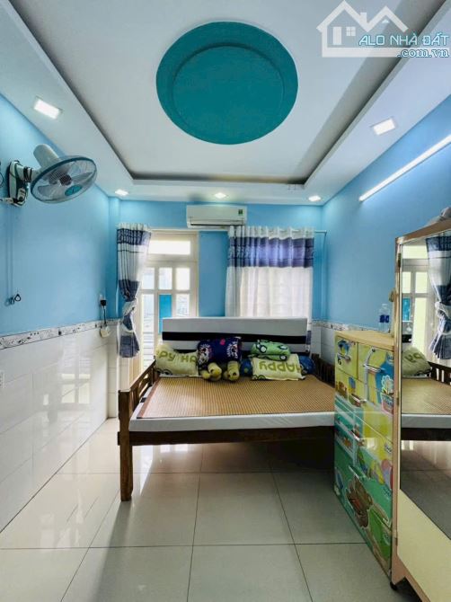 CHỈ 3.1 TỶ - CẠNH KHU TÊN LỬA - HẺM XE TẢI - 24M2 - 4 TẦNG MỚI - 4