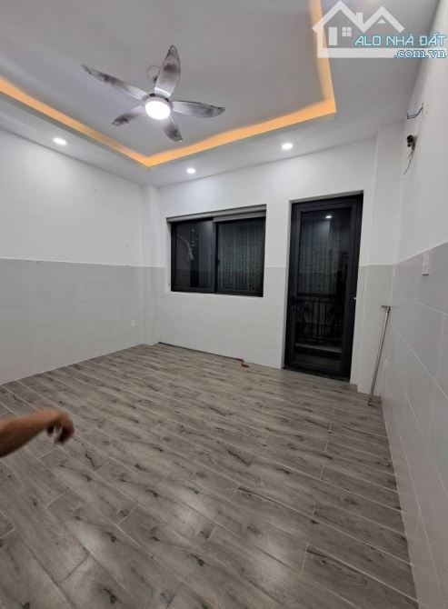 Bán căn nhà 1 trệt 2 lầu ô tô đậu cửa , hẻm cụt an ninh kế bên chợ Thủ Đức,P Trường Thọ - 4