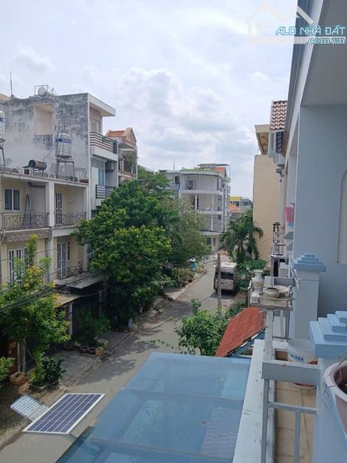 Nhà 3 tầng MẶT TIỀN Đường KHU NAM LONG P. Thạnh Lộc, Quận.12 dt 72 (4mx18m) 💵6,5tỷ - 4