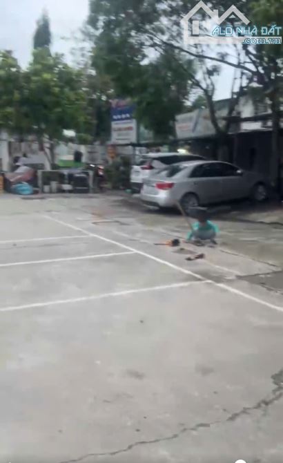 Chính chủ bán nhà trục chính đường Lạc Hồng trước cổng trường học cấp 2 - 4