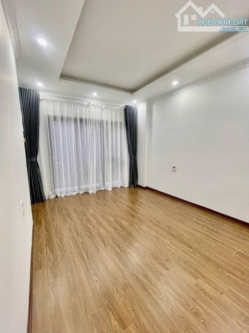 Phố Thịnh Liệt, thang máy xịn, oto đỗ cửa, gần phố, mặt tiền rộng, ngõ thông thoáng sáng - 4