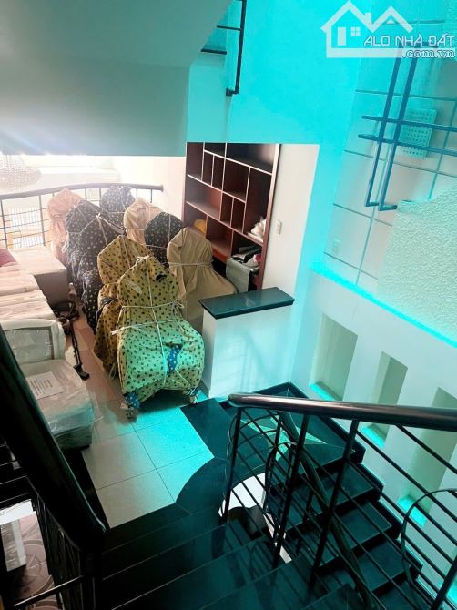5 TẦNG- 4.2 x 19M VUÔNG- KHU ĐỒNG BỘ- HXH- ĐÀO DUY ANH P9 PN- GIẢM CÒN 14,8 TỶ - 4