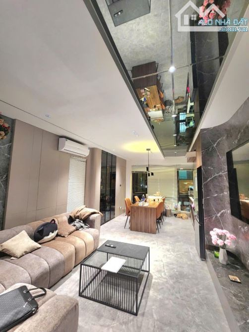 Bán nhà cổ Linh phố Trạm 50 m lô góc 6 tầng thang máy gara ô tô full nội thất - 4