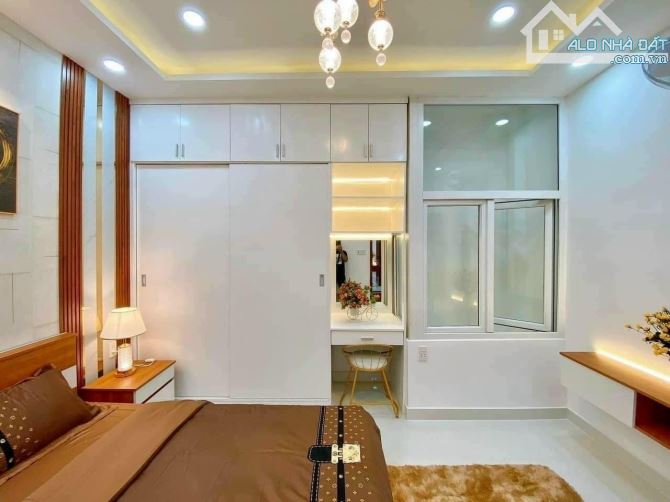 CHO THUÊ KHÁCH SẠN 10 TẦNG – PHỐ TÂY BÙI VIỆN, Q.1 DT: 4x18 KC: 10 Tầng có 21 Phòng - 4