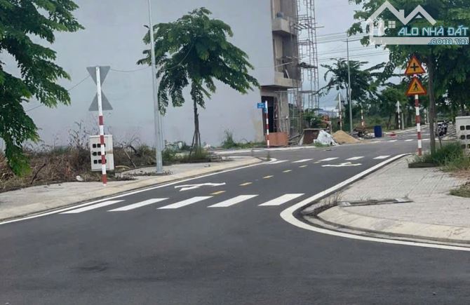 Đất Long Thành, mặt tiền 24m, ngay Sân Bay, sổ sẵn sang tên, chỉ 900tr - 4
