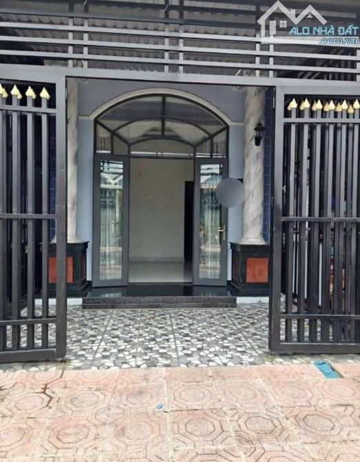 Chú Hùng gừi bán gấp căn nhà ở Tân Phú Trung- Củ Chi. DT 103m2, Giá chỉ có 910tr, SHR - 4