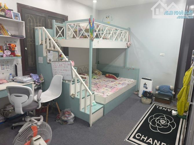 Chính chủ bán nhà mặt phố 146m2- 4 tầng, đang kinh doanh tốt, 1 mặt tiền, 1 mặt thoáng. - 4