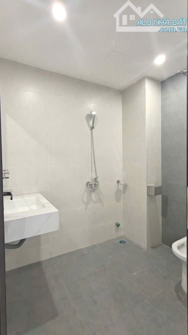 Nhà đẹp Liên Mạc - 31m2 - mt 4,3m - 5 tầng - Giá 5,1 tỷ (CTL) ô tô đỗ cổng - 4