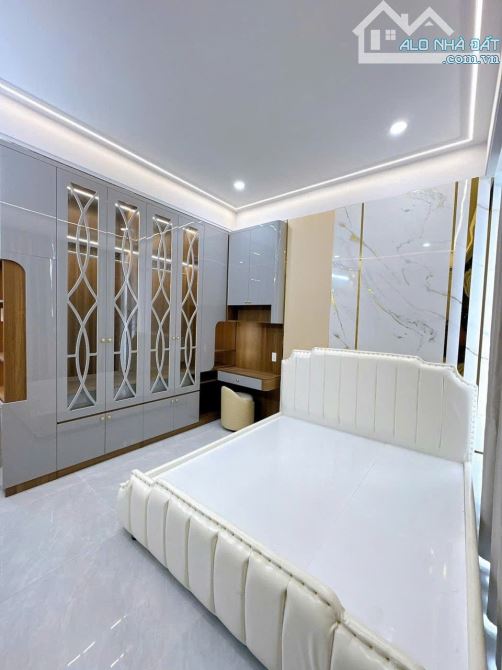 Bán nhà trệt 2 lầu mới đẹp trục chính 137 Hoàng Quốc Việt - 4