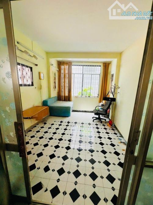 Quận 10 - Hẻm Xe Hơi Cách 1 Căn - Không Quy Hoạch - 55M - 5 Tầng - 8PN - Chỉ Nhỉnh 10 Tỷ - 4